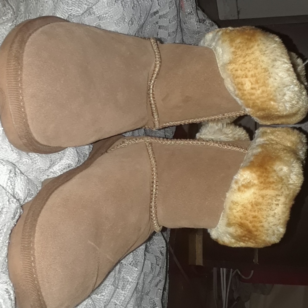 Shoes - Picture 2 of 2
